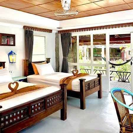Bamboo Bungalows Koh Phayam Exterior foto