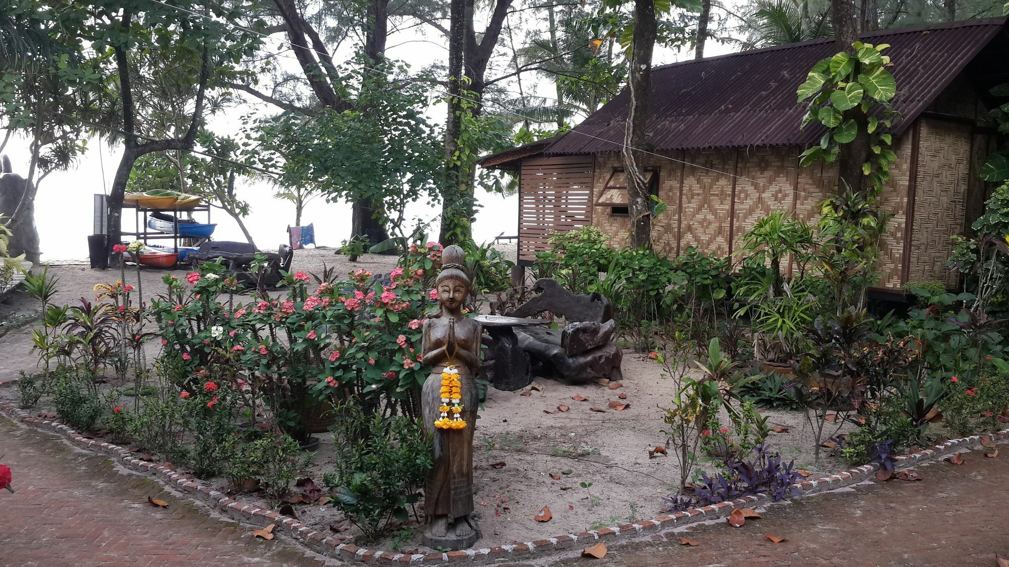 Bamboo Bungalows Koh Phayam Exterior foto
